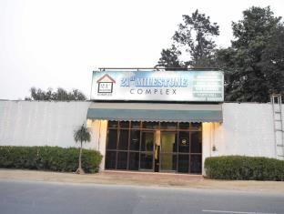 21 Milestone Hotel & Resort Yeni Delhi Dış mekan fotoğraf
