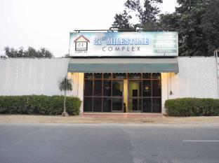 21 Milestone Hotel & Resort Yeni Delhi Dış mekan fotoğraf